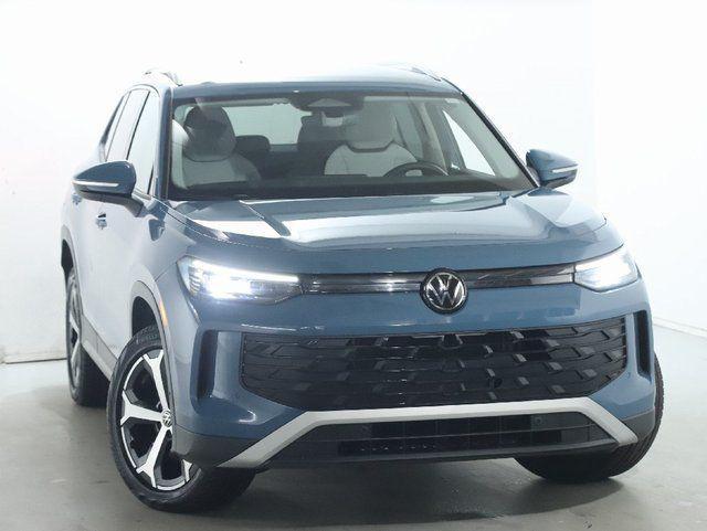 used 2025 Volkswagen Tiguan car, priced at $31,216