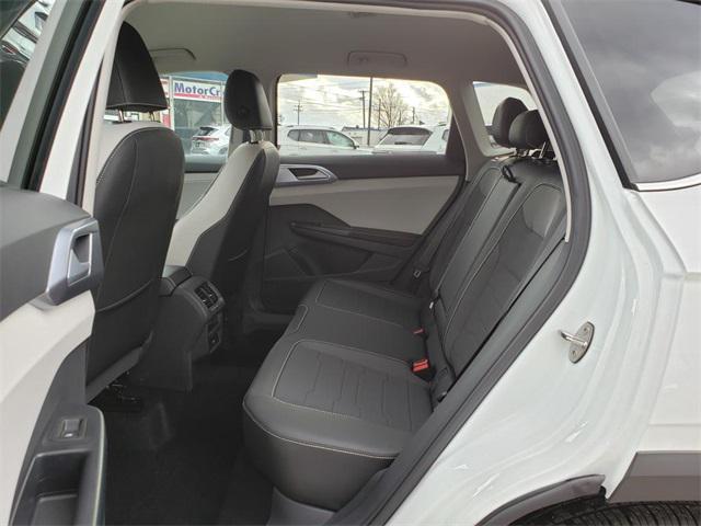 new 2025 Volkswagen Taos car