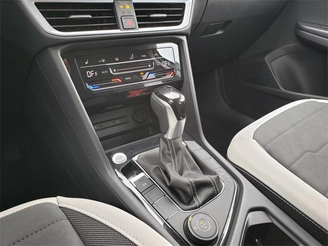 new 2025 Volkswagen Taos car