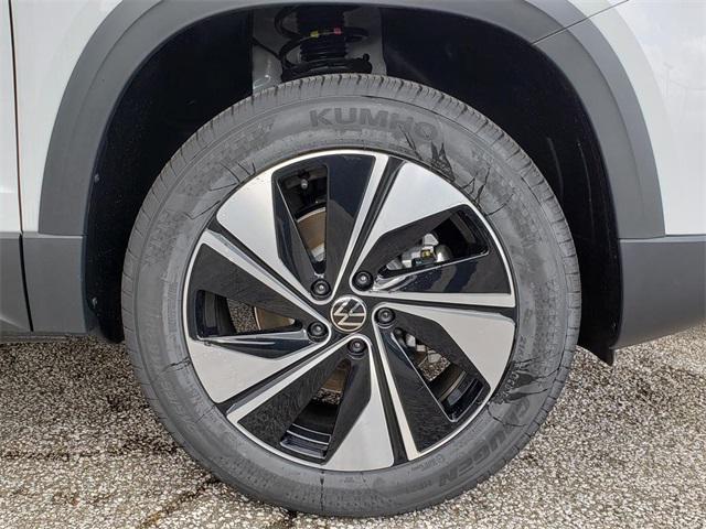 new 2025 Volkswagen Taos car