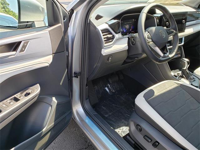 new 2025 Volkswagen Taos car