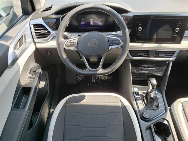new 2025 Volkswagen Taos car