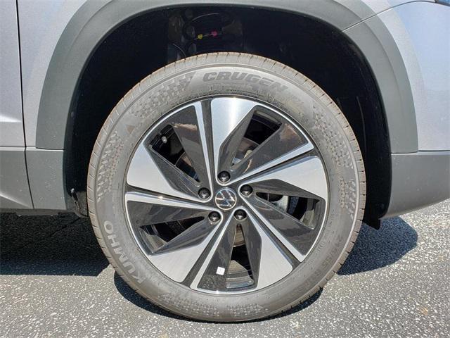 new 2025 Volkswagen Taos car