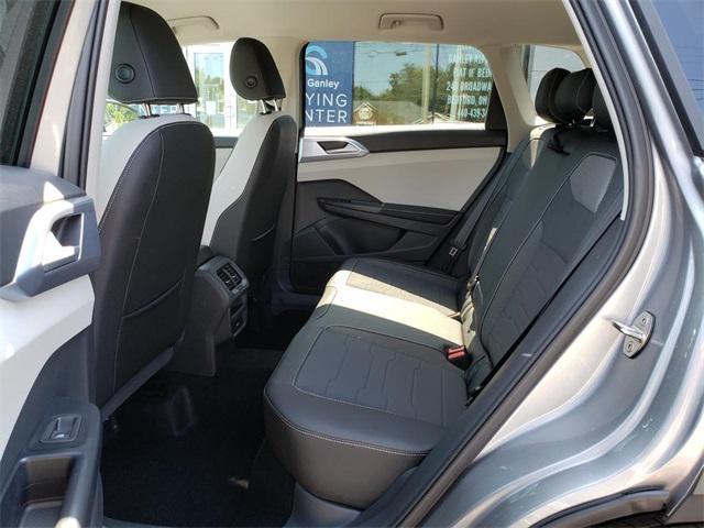 new 2025 Volkswagen Taos car