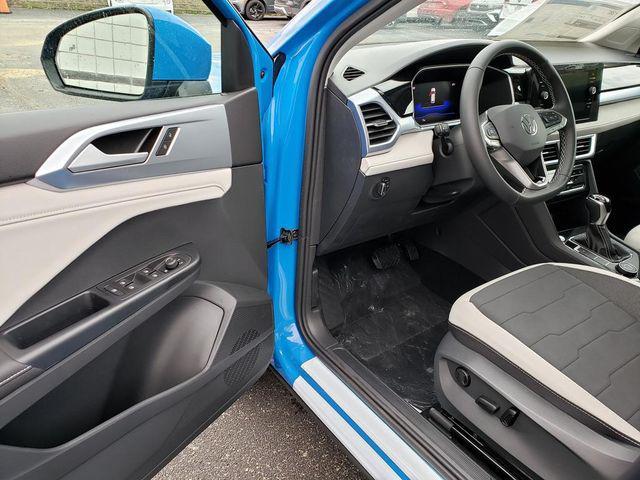 new 2026 Volkswagen Taos car