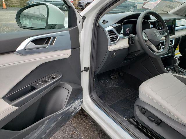 new 2026 Volkswagen Taos car