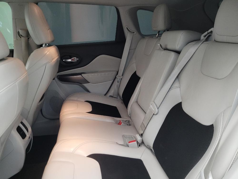 used 2020 Jeep Cherokee car, priced at $16,395