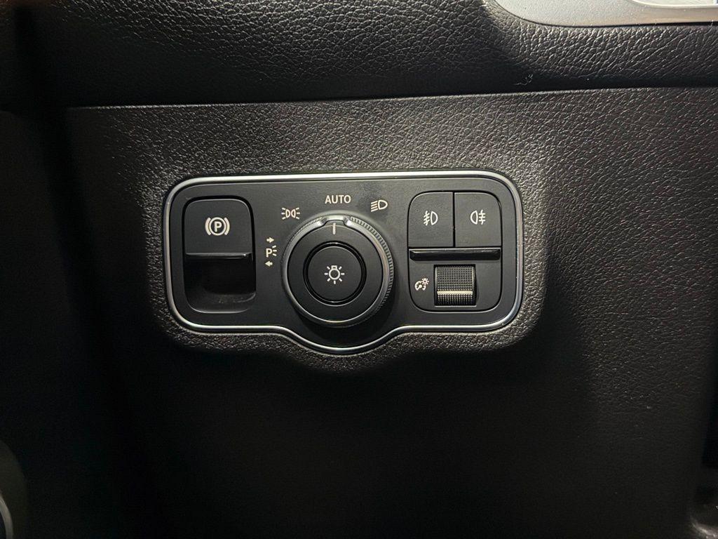 used 2021 Mercedes-Benz GLB 250 car, priced at $25,000