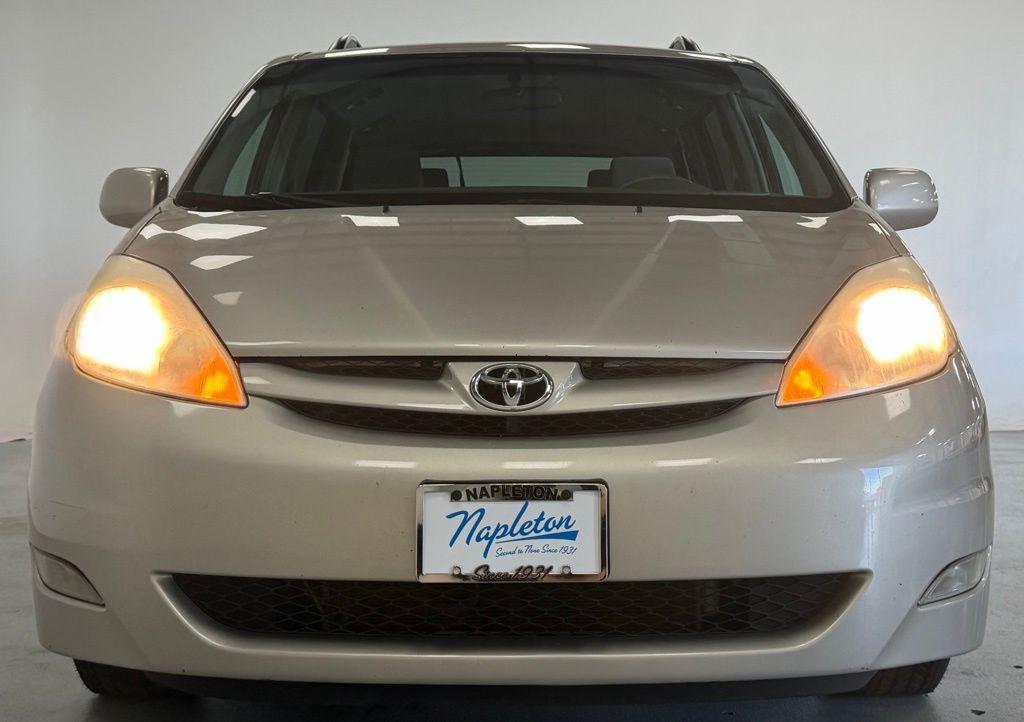 used 2007 Toyota Sienna car, priced at $8,000