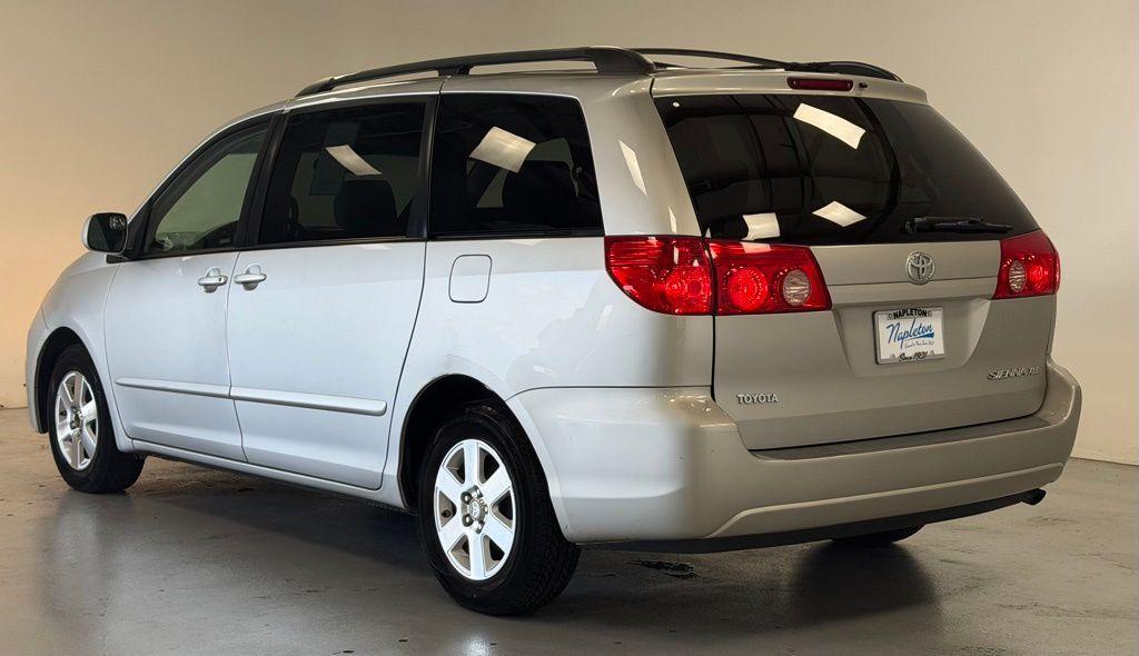 used 2007 Toyota Sienna car, priced at $8,000