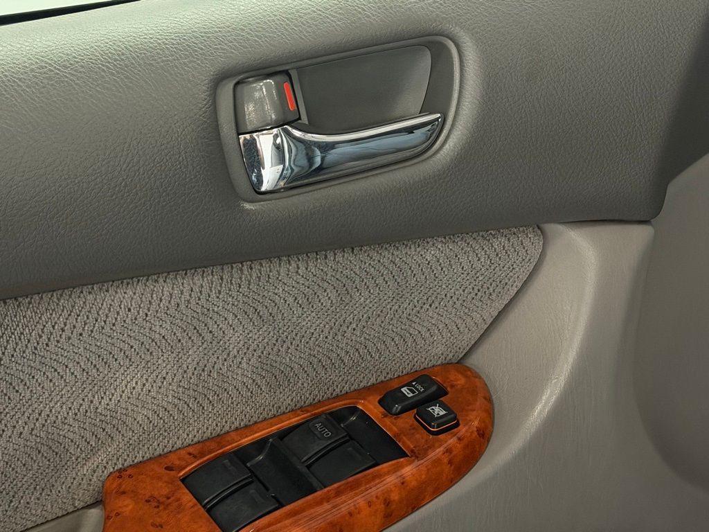 used 2007 Toyota Sienna car, priced at $8,000