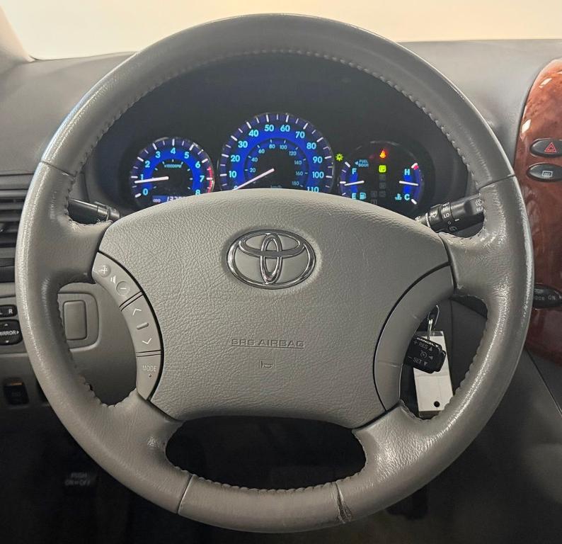 used 2007 Toyota Sienna car, priced at $8,000