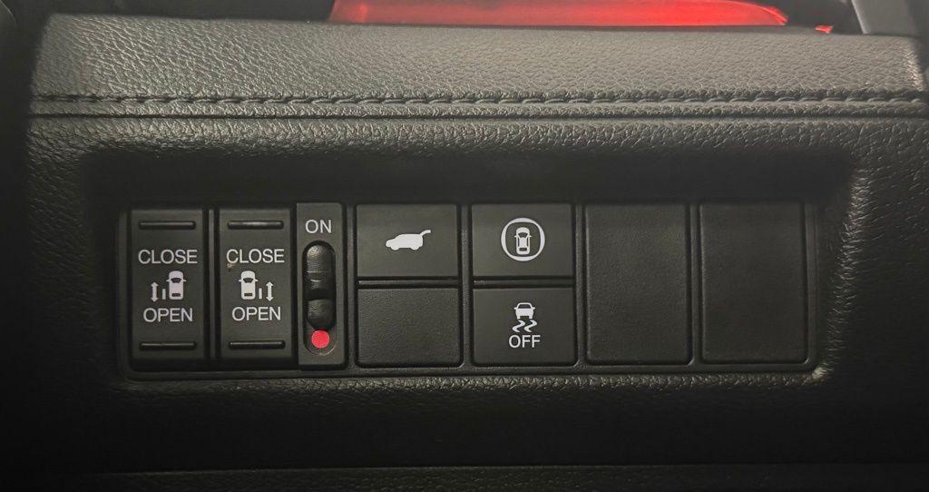 used 2024 Honda Odyssey car, priced at $27,662