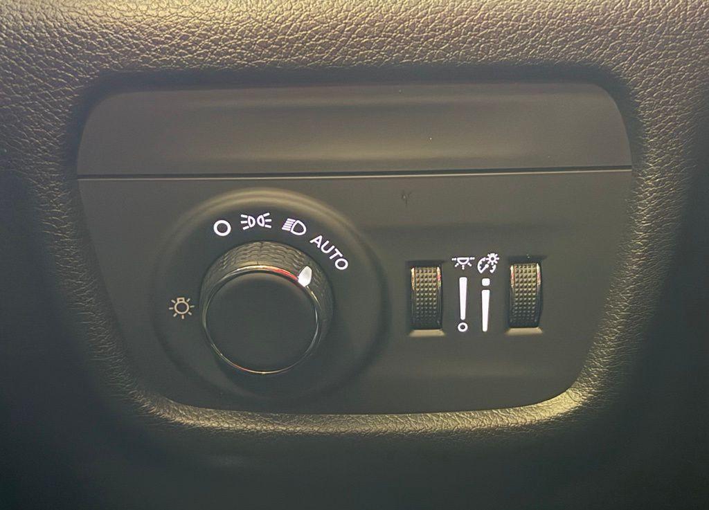 used 2023 Jeep Grand Cherokee car, priced at $31,000