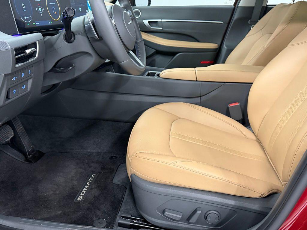 used 2025 Hyundai Sonata Hybrid car, priced at $30,750