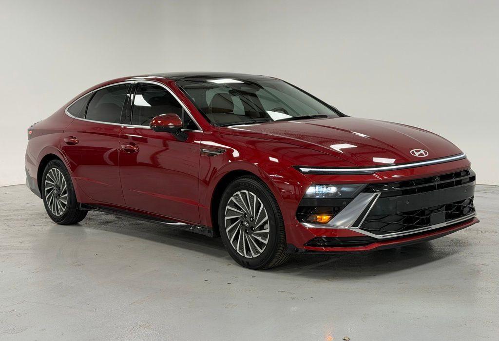 used 2025 Hyundai Sonata Hybrid car, priced at $30,750