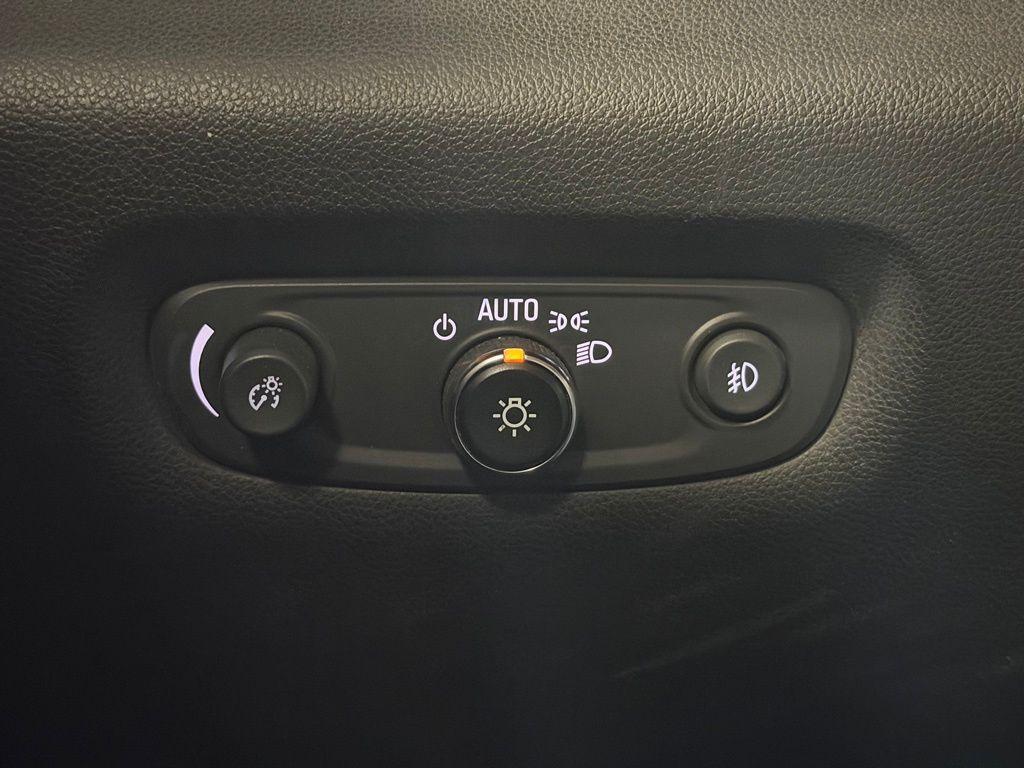 used 2018 Chevrolet Traverse car, priced at $11,000