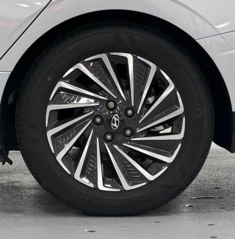 new 2025 Hyundai Sonata Hybrid car, priced at $33,250
