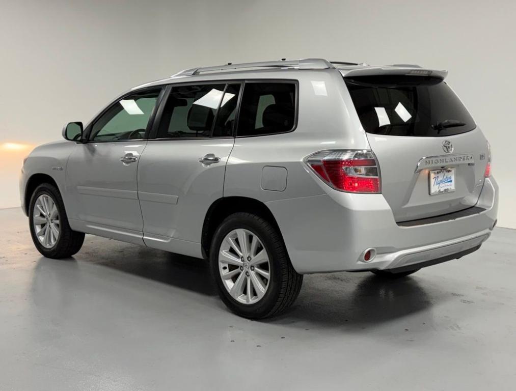 used 2010 Toyota Highlander Hybrid car, priced at $9,000