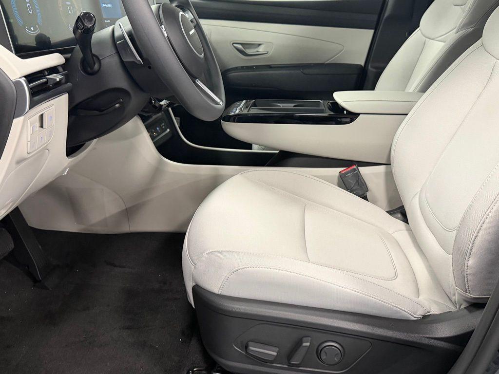 new 2026 Hyundai TUCSON Hybrid car, priced at $35,669