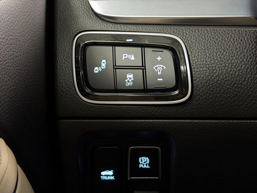 used 2014 Hyundai Equus car, priced at $9,977