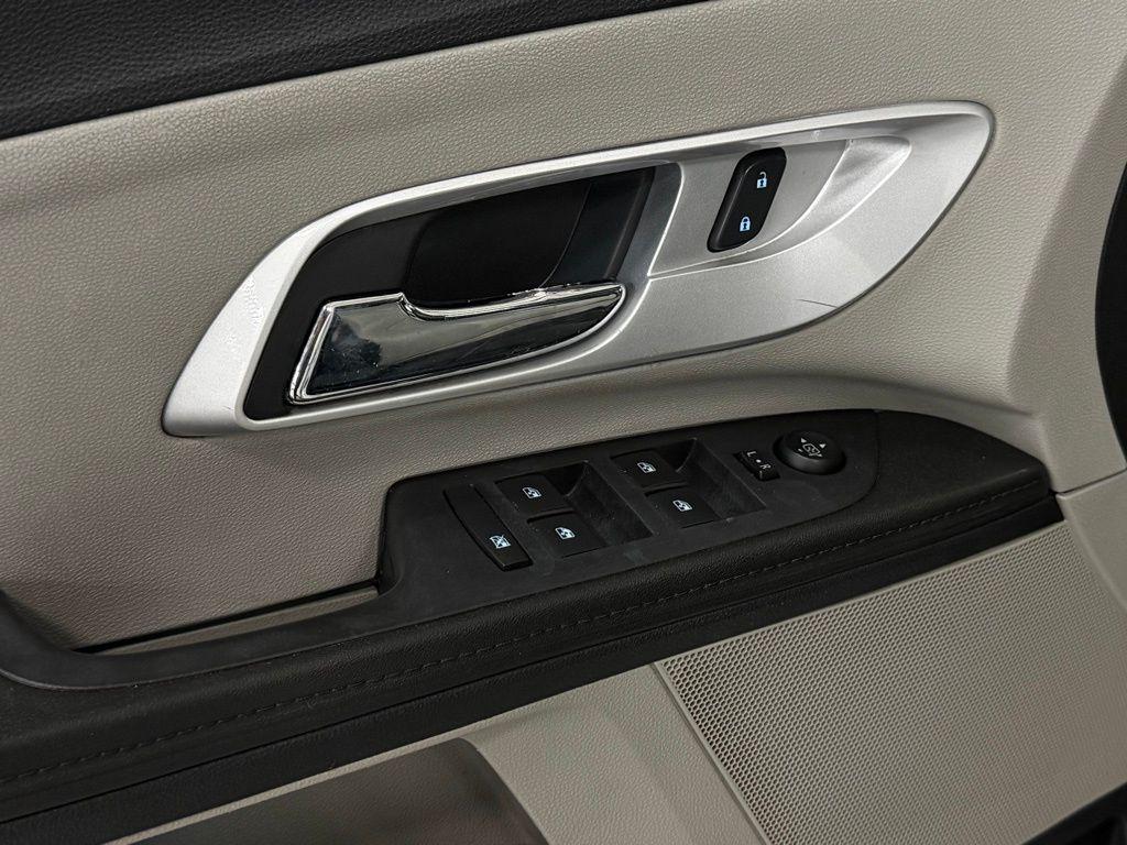 used 2017 Chevrolet Equinox car, priced at $14,000