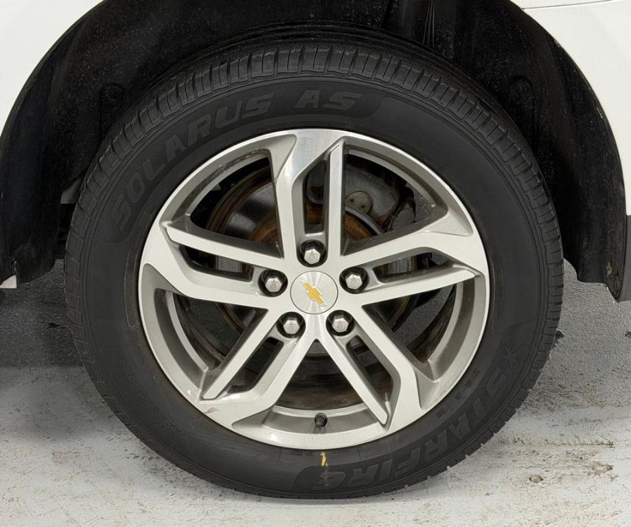 used 2017 Chevrolet Equinox car, priced at $14,000