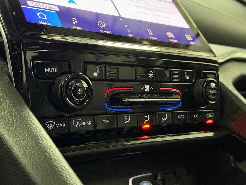 used 2023 Jeep Grand Cherokee car, priced at $29,000