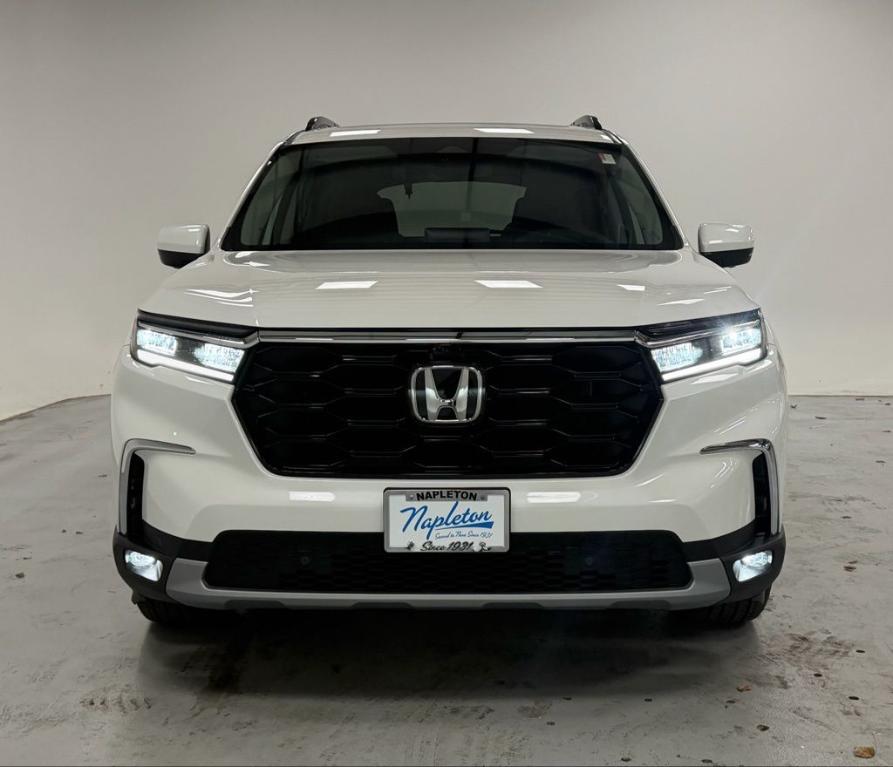 used 2025 Honda Pilot car, priced at $45,750