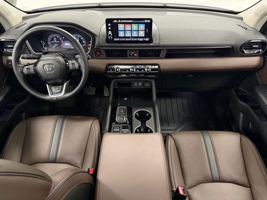used 2025 Honda Pilot car, priced at $45,750