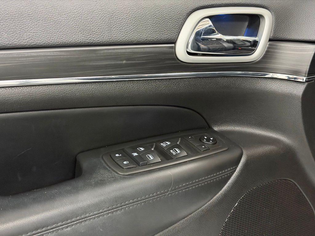 used 2021 Jeep Grand Cherokee car, priced at $24,000