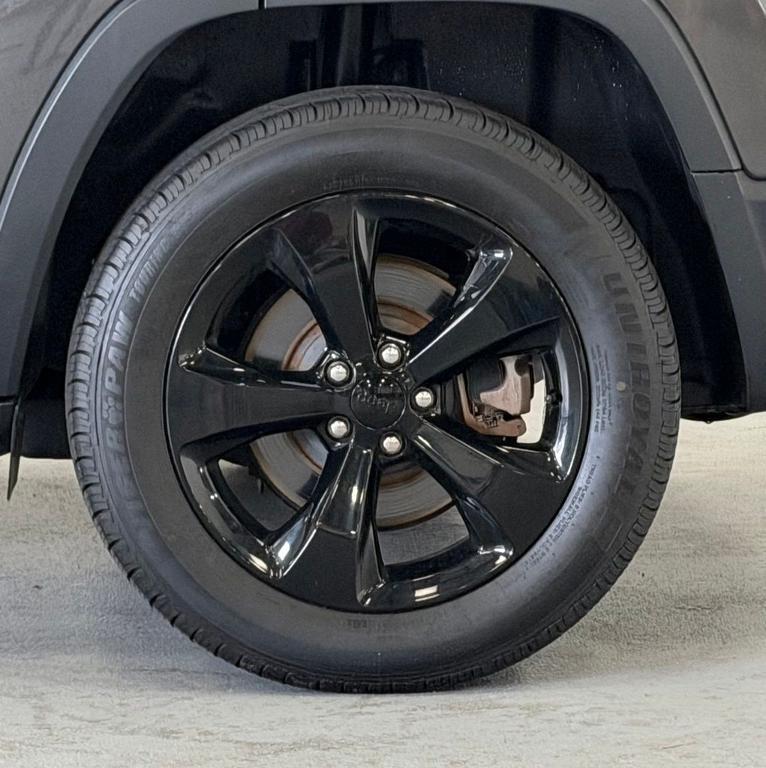 used 2020 Jeep Cherokee car, priced at $18,912