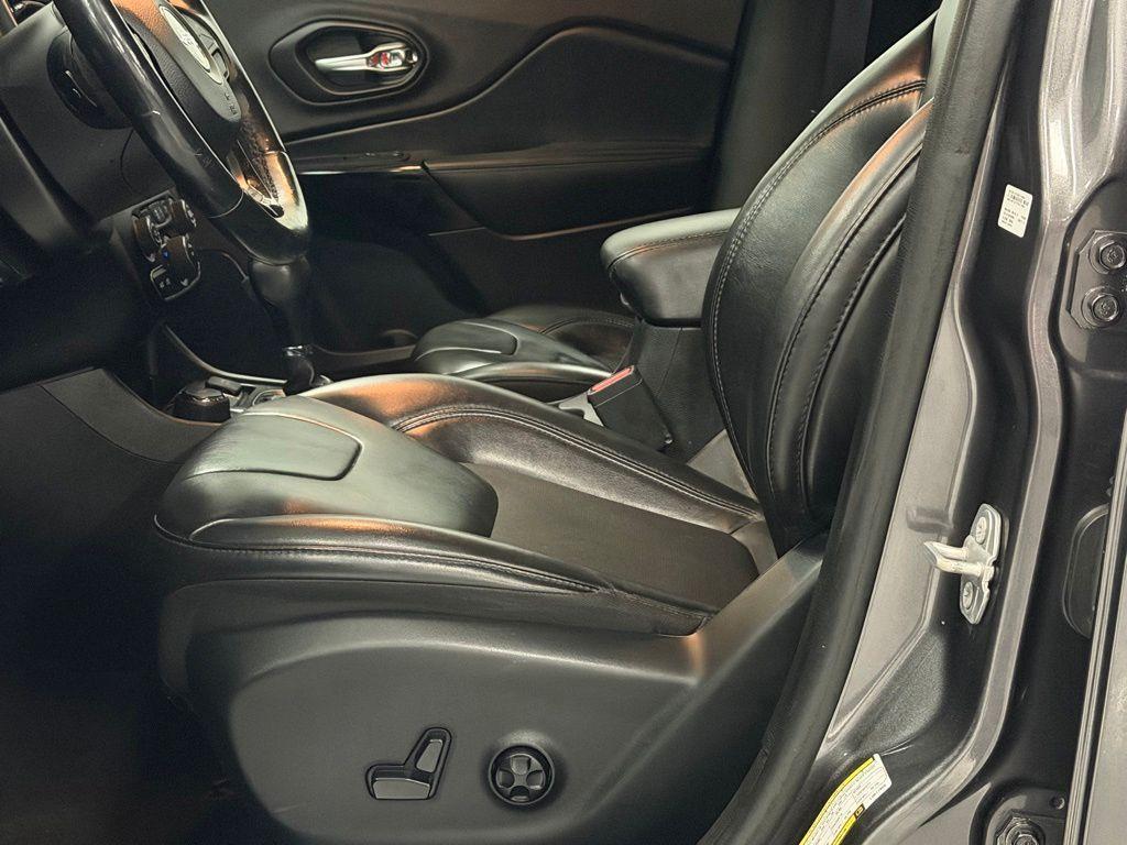 used 2020 Jeep Cherokee car, priced at $18,912