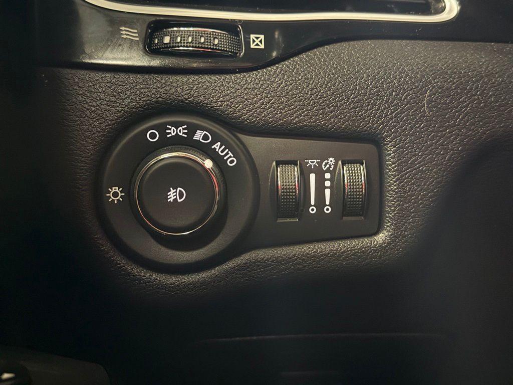 used 2020 Jeep Cherokee car, priced at $18,912