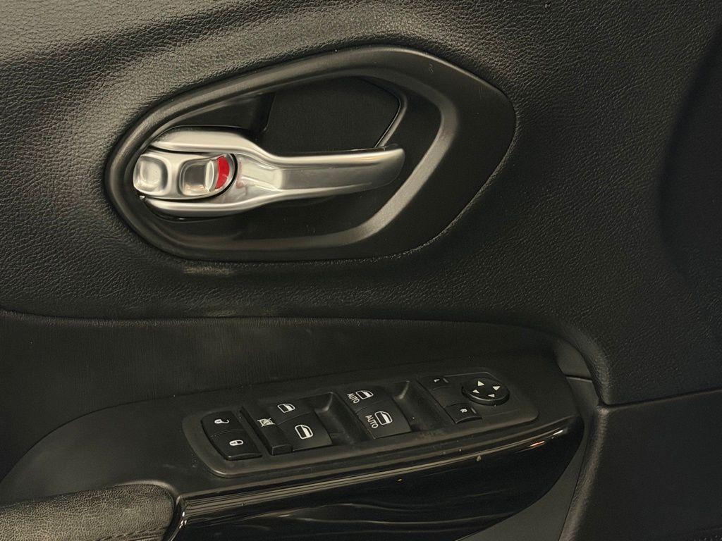 used 2020 Jeep Cherokee car, priced at $18,912