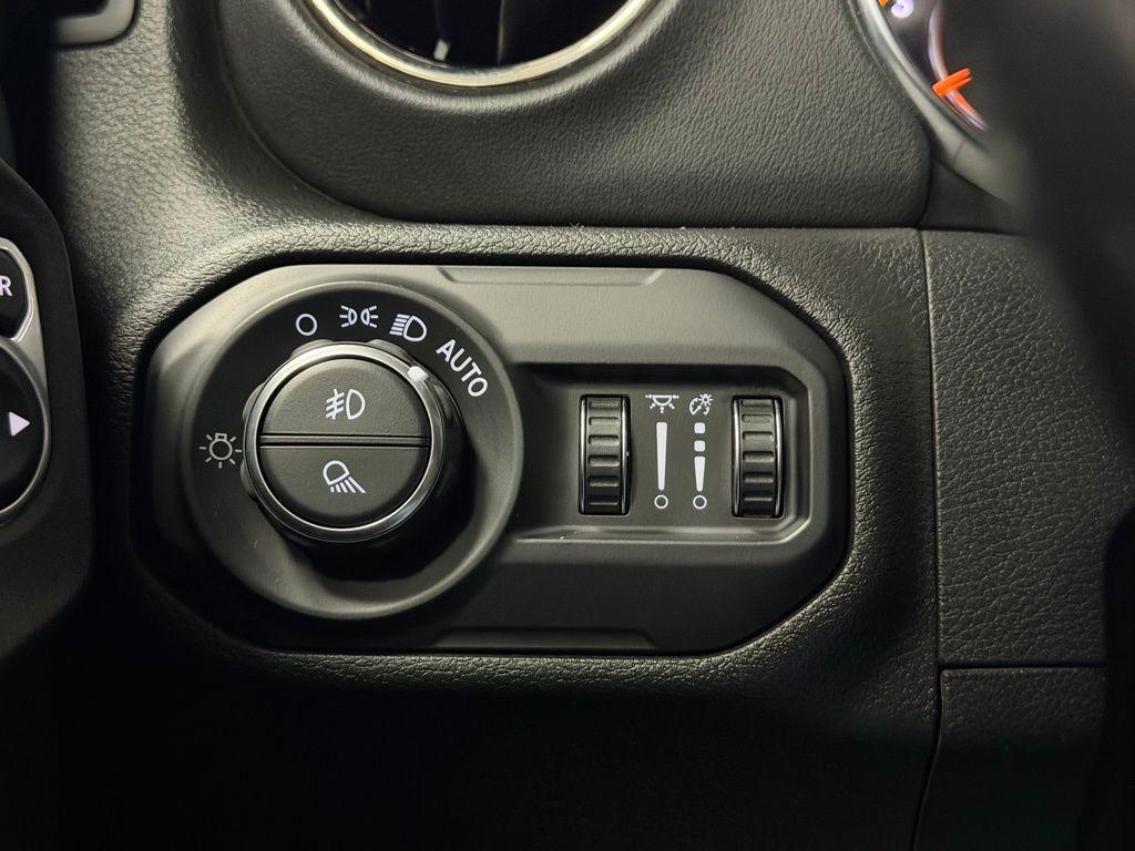 used 2021 Jeep Gladiator car, priced at $24,700