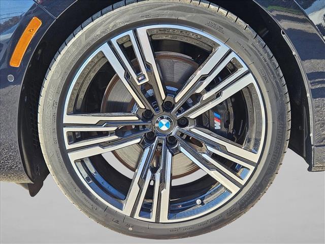 new 2025 BMW 760 car, priced at $129,325