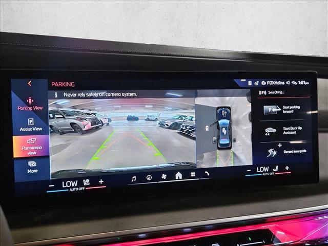 new 2025 BMW 760 car, priced at $129,625