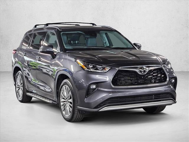used 2023 Toyota Highlander car, priced at $39,020
