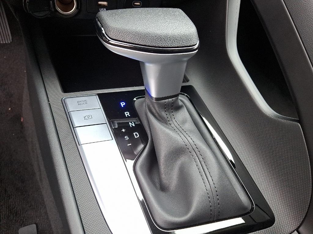 new 2025 Hyundai Elantra car, priced at $23,820