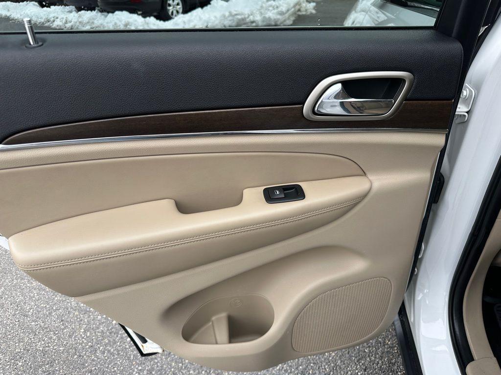 used 2017 Jeep Grand Cherokee car, priced at $10,990