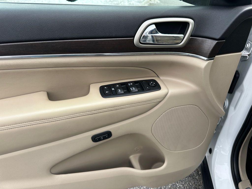 used 2017 Jeep Grand Cherokee car, priced at $10,990