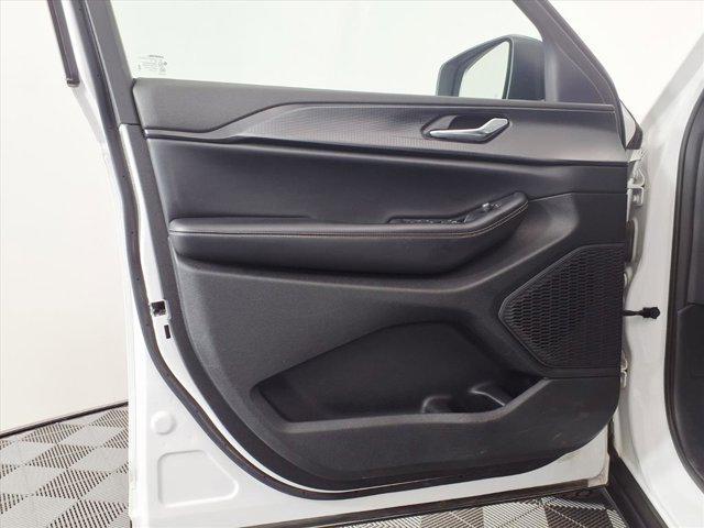 used 2024 Jeep Grand Cherokee car, priced at $21,577