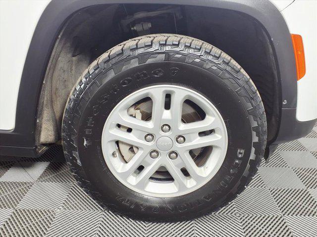 used 2024 Jeep Grand Cherokee car, priced at $21,577