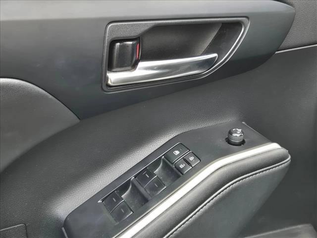 used 2022 Toyota Highlander car, priced at $30,487