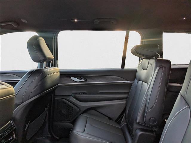 new 2025 Jeep Grand Cherokee car, priced at $42,257