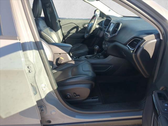 used 2023 Jeep Cherokee car, priced at $20,776