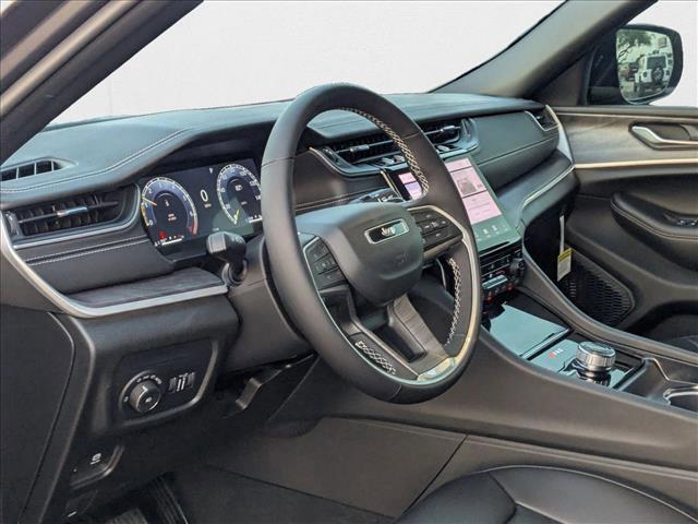 new 2025 Jeep Grand Cherokee car, priced at $47,001