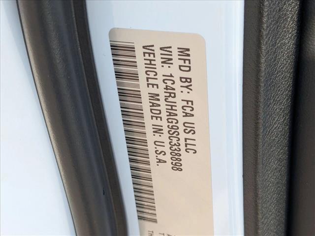 new 2025 Jeep Grand Cherokee car, priced at $38,790