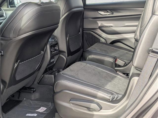 new 2025 Jeep Grand Cherokee car, priced at $37,076